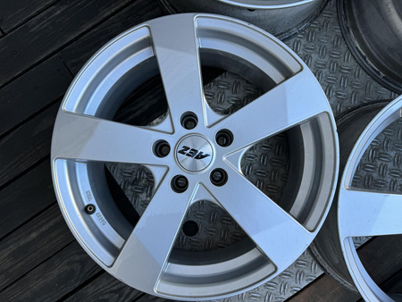 Felgi 17cali Audi A3 A4 A6 C6 VW Golf Passat Touran ET38