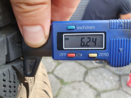 Oryginał koła 215/60R17 Hyundai IX25 Creta 5x114,3 Hankook zima 7,1mm