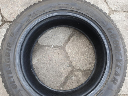 285/45R20 Goodyear Ultra Grip 8 Performance pojedynka zima 5,3mm P232