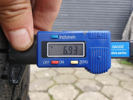 Oryginał koła 195/55R16 BMW 1 F20 F21 E87 3 E46 Continental zima 6,9mm