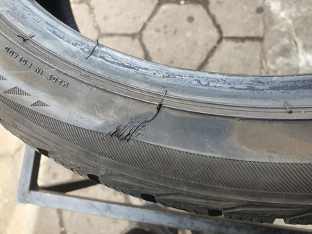 215/45R20 Bridgestone Blizzak LM-32 XL para opon zima 4,7mm 2205A