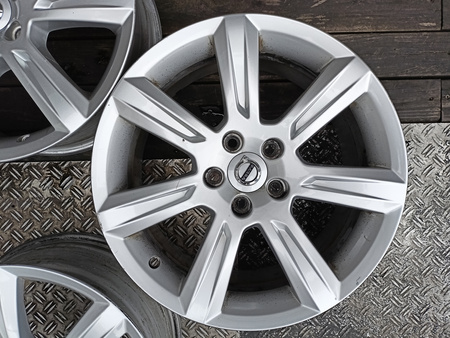 Oryginał felgi 17cali Volvo S90 C30 S80 V90 ET42
