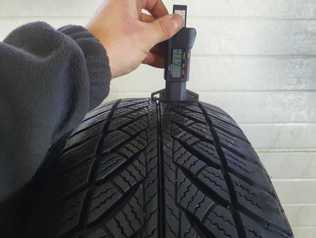 205/60R16 Goodyear Ultragrip 8 RSC komplet zima 7,1mm nr6455