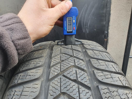 205/50R17 Pirelli Sottozero 3 XL komplet opon zima 7,7mm nr7607