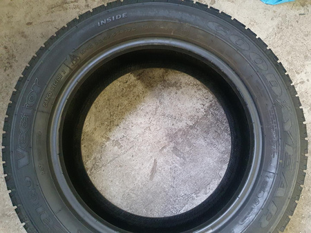 225/55R17C Goodyear Cargo Vector 2 BUS komplet opon zima 7,0mm nr7931