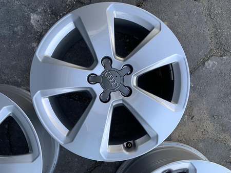 Oryginał felgi 17cali 8V0 AUDI A3 S3 et43 5x112