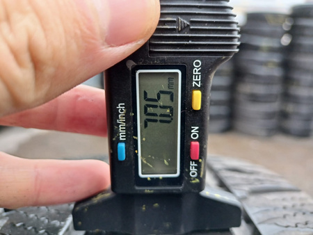 185/60R15 Uniroyal AllSeason Expert para opon całoroczne 7mm nr5617