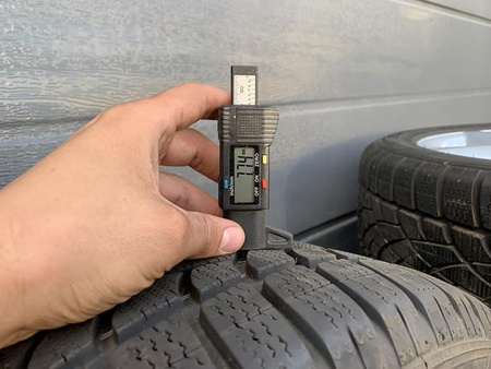 ORYGINAŁ KOŁA 235/50R19 cali 4H0 AUDI A8 D4 Opony Zima 7,7mm