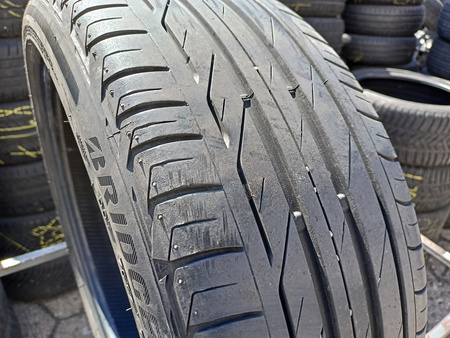 225/40R18 Bridgestone Turanza T001 XL opona pojedynka lato 6,7mm P878