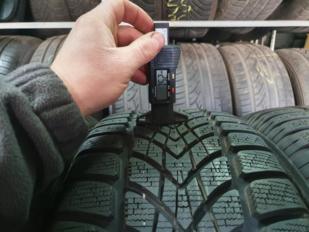 225/50R17 Dunlop Sp Winter Sport 4D XL komplet opon zima 7,5mm nr7469