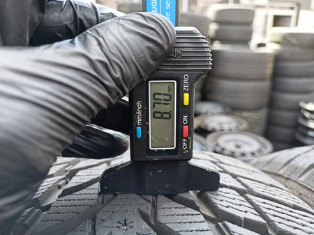 225/40R19 Nokian WR Snowproof P XL para opon zima 8,7mm nr9578A