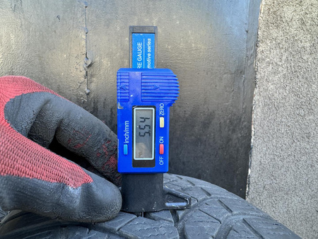 225/65R17 Yokohama W-Drive V905 komplet opon zima 6,4mm nr7119