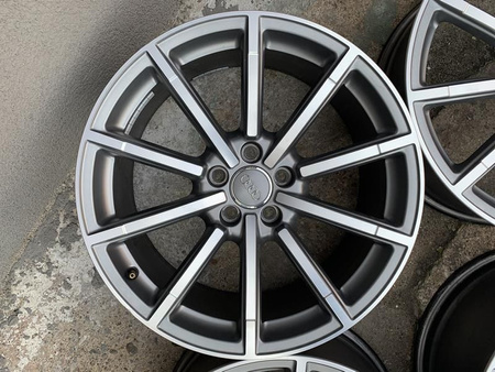 Oryginał Felgi aluminiowe 8,5 19cali 8U0 AUDI Q3 S-LINE A3 A4 B7 A6 C6