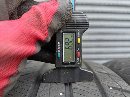 235/50R19 Vredestein Quatrac Pro para opon całoroczne 6,9mm nr9574