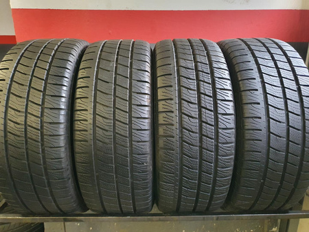 225/55R17C Goodyear Cargo Vector 2 BUS komplet opon zima 7,0mm nr7931