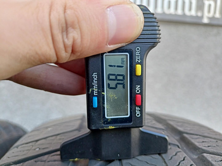 205/60R16 Pirelli Sottozero 3 para opon zima 5,8mm nr6223