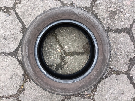 185/60R15 Uniroyal AllSeason Expert para opon całoroczne 7mm nr5617