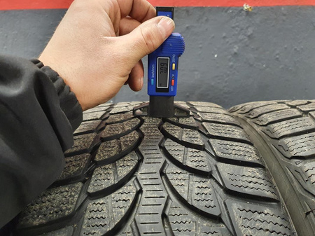 215/45R16 Bridgestone Blizzak LM-32 XL komplet opon zima 7,0mm nr6932