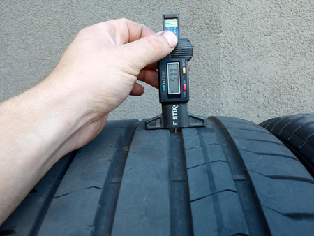 275/30R20 Pirelli PZero XL RSC para opon lato 5,7mm nr2144