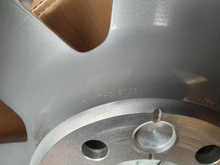 Oryginał Felga 17cali 4G8601025H Audi A4 B9 S4 B8 RS4 A6 C7