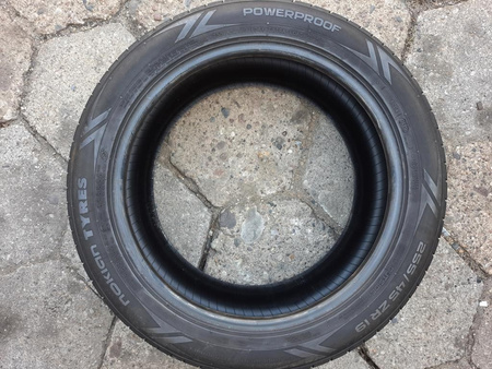 255/45R19 Nokian Powerproof XL para opon lato 4,8mm nr9250