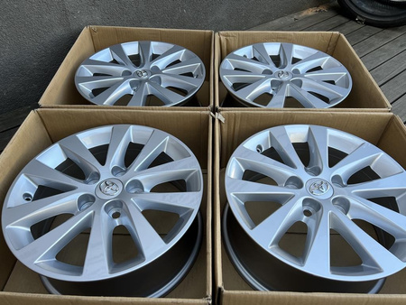 Oryginał felgi 16cali Toyota Corolla Previa Matrix Estima Tarago