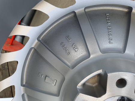 Felgi 18cali Audi A3 A4 A6 VW Golf Jetta Mercedes C E S CLS