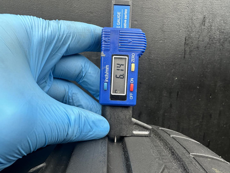 225/45R19 Bridgestone Potenza S001 RSC para opon lato 6,1mm nr9456