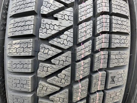 225/60R17 Kumho WinterCraft WS71 SUV para opon zima nowe nr7096