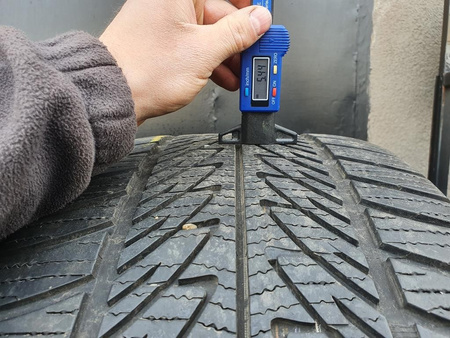 285/45R20 Goodyear Ultra Grip 8 Performance XL komplet zima 5,4mm 2214