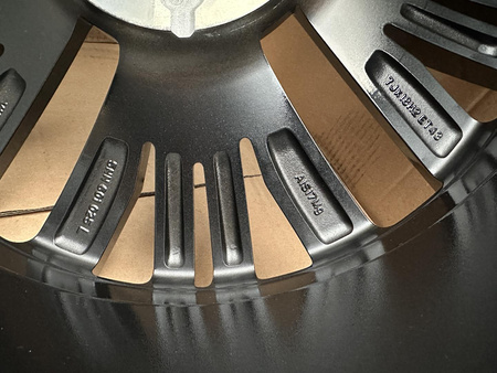 Felgi aluminiowe 18cali 5NN Skoda Octavia Superb Karoq Kodiaq