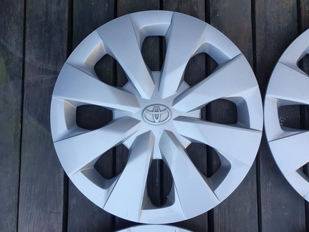 Oryginalne kołpaki 15cali 42602-02551 Toyota Corolla