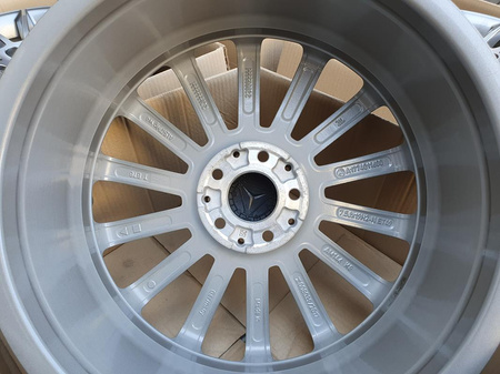Oryginał felgi 19cali Mercedes AMG Klasa A B CLA A1774011600