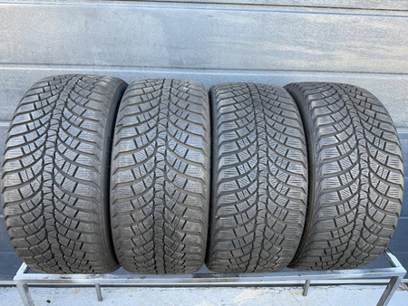 235/35R19 Kumho WinterCraft WP71 komplet opon zima 8,6mm nr9493