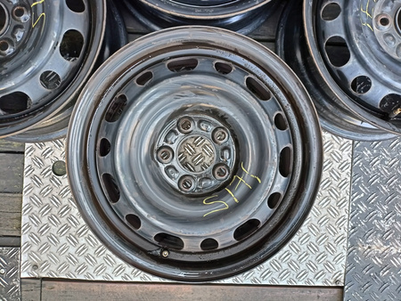 Oryginał felgi 16cali Mazda 3 5 6 MX5 CX5 CX3 ET50