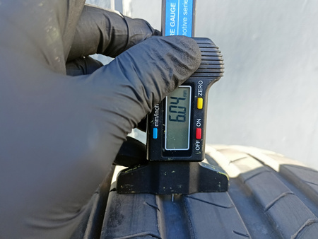 245/45R19 Pirelli P Zero PZ4 XL opona pojedynka lato 6mm P947