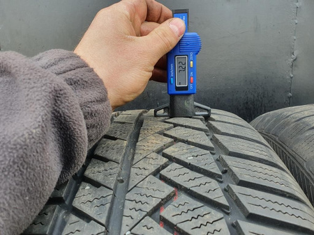 255/60R18 Continental WinterContact XL komplet opon zima 7,2mm 8391