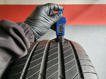 215/55R17 Michelin Primacy 4 para opon lato 4,9mm nr7979