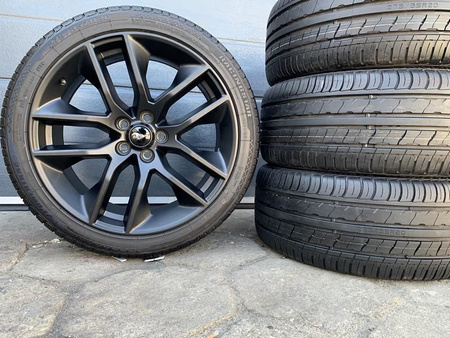 Oryginał koła FORD MUSTANG GT 275/35R20 Nowe Opony Lato FR3C-1007-EA