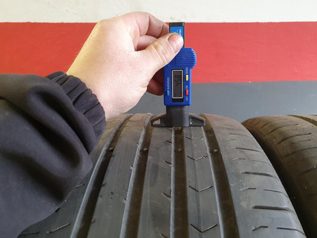 225/60R17 Continental ContiPremiumContact komplet opon lato 4,5mm 7001