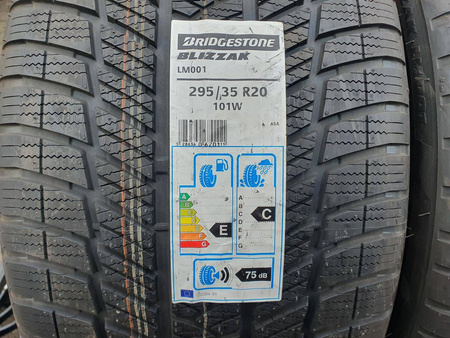 295/35R20 Bridgestone Blizzak LM001 para opon zima nowe nr2355A