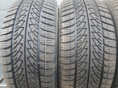 225/40R18 Goodyear Ultragrip 8 komplet opon zima nowe nr8286