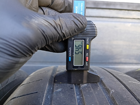 235/60R18 Yokohama Advan Sport V105 komplet opon lato 5,9mm nr8918