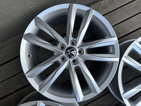 Oryginał felgi 17cali 2G0 Vw Polo Bora Lavida Vento Golf 5x100