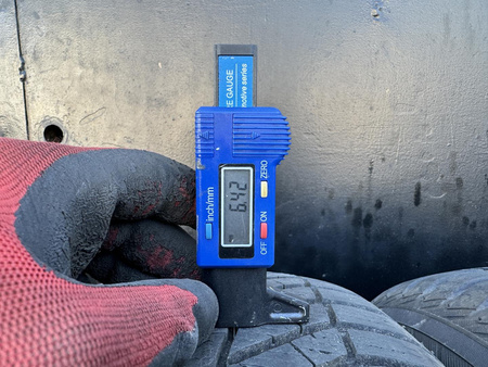 225/65R17 Yokohama W-Drive V905 komplet opon zima 6,4mm nr7119