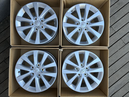 Oryginał felgi 16cali Toyota Corolla Previa Matrix Estima Tarago