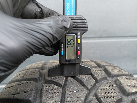 225/45R18 Dunlop SP Winter Sport 3D XL opona pojedynka zima 7,8mm P895