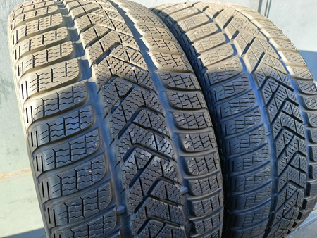 235/35R19 Pirelli Sottozero 3 XL para opon zima 6,4mm nr9588