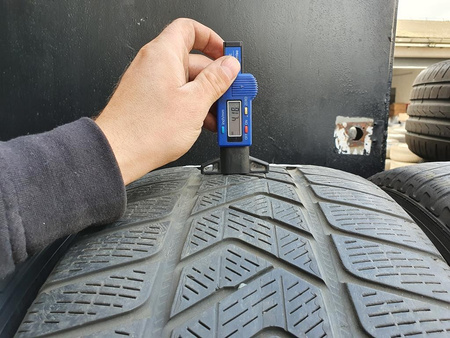 255/60R18 Pirelli Scorpion Winter komplet opon zima 4,5mm nr8548