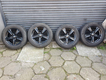 Oryginał koła 215/60R17 Hyundai IX25 Creta 5x114,3 Hankook zima 7,1mm
